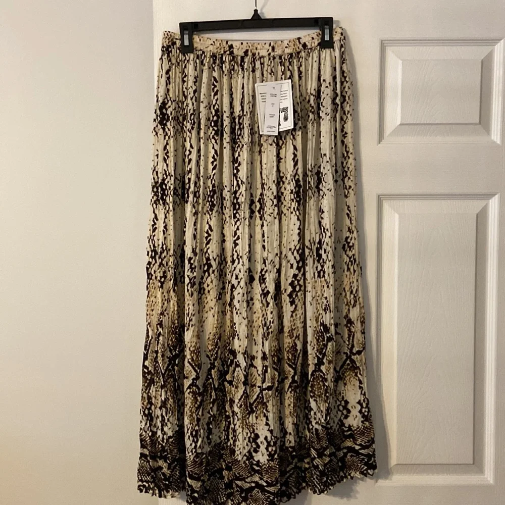 Life Style Women’s Skirt size S long 37” brand new with tags - Picture 4 of 10